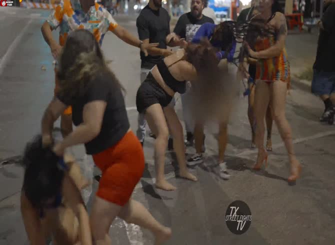 Video :Female brawl on Austin's Sixth Street